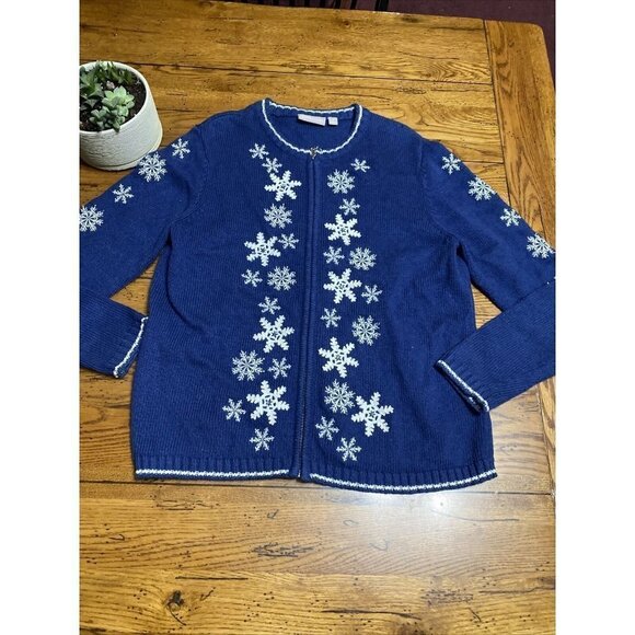 Croft &Barrow snowflake Christmas sweater. medium Blue - Picture 1 of 10